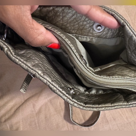 Vintage Bueno Bronze Metallic Purse Handbag w/ Adjustable Shoulder Strap - Picture 7 of 9